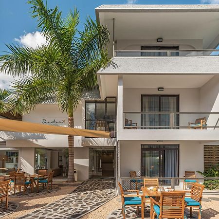 Seastar Hotel Flic en Flac Ngoại thất bức ảnh