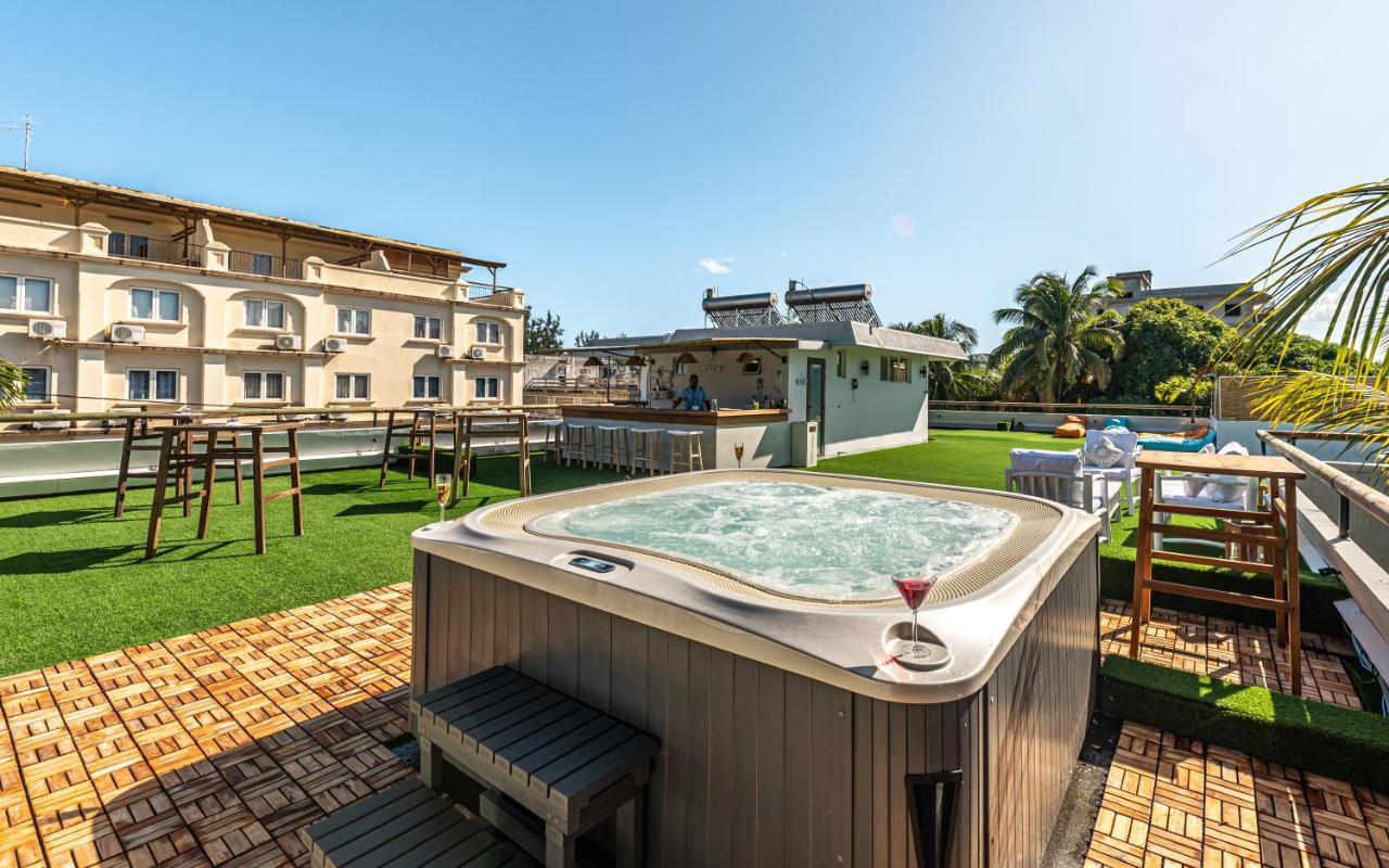 Seastar Hotel Flic en Flac Ngoại thất bức ảnh