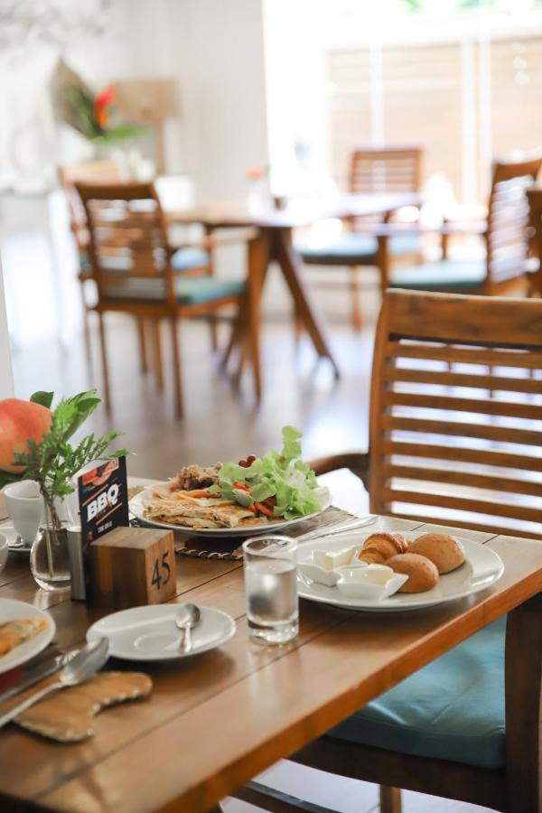 Seastar Hotel Flic en Flac Ngoại thất bức ảnh